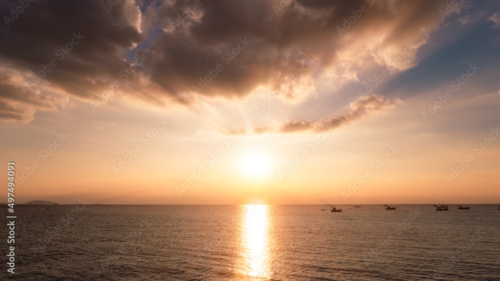 Obraz premium sunset sky with clouds background