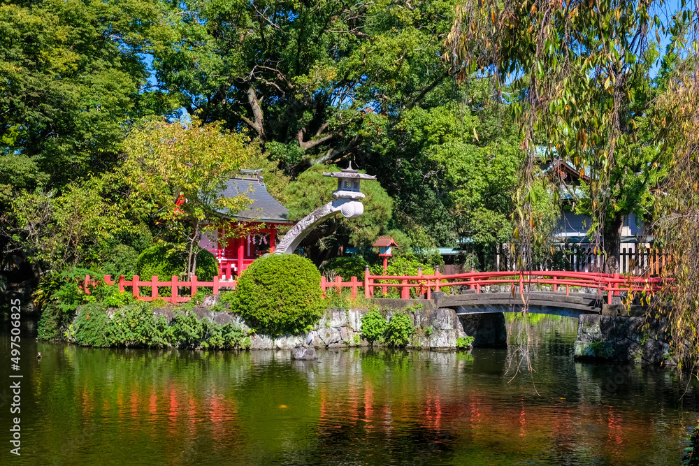 Obraz premium 静岡県三島市 三嶋大社 末社、厳島神社