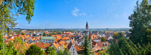 Sch  nes Panorama von Kaufbeuren in Bayern  S  ddeutschland.