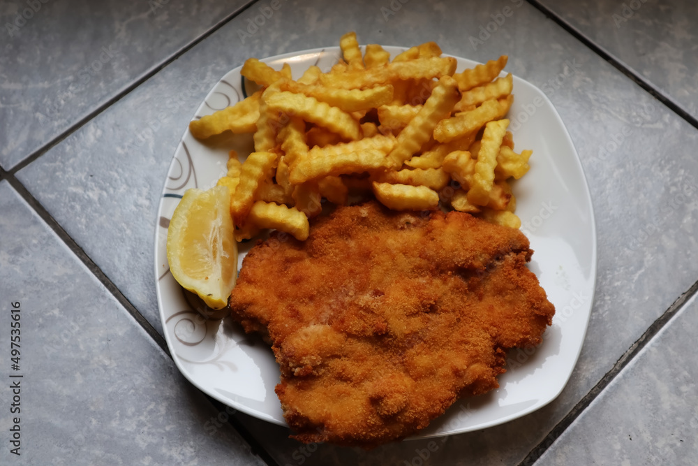 Schnitzel, Pommes, Wiener Schnitzel, paniert, Food, Essen, lecker, Küche, Restaurant Schnitzel, Pommes, Wiener Schnitzel, paniert, Food, Essen, lecker, Küche, Restaurant