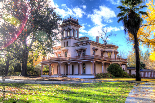 Obraz na plátně Beautiful view of the Bidwell mansion Chico California