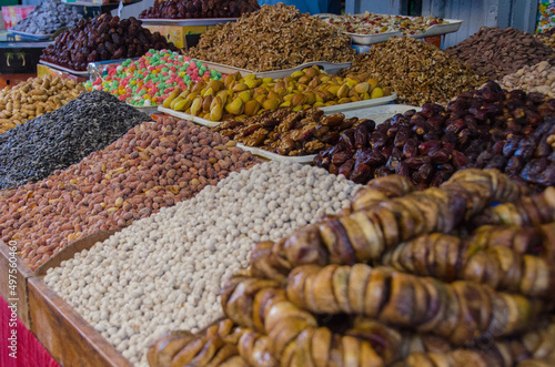 Productos árabes en zoco de Marruecos