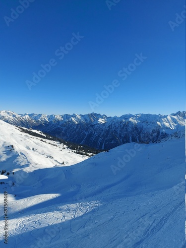 beautiful landscape of the alps in austria on a sunny day © SmallWorldProduction