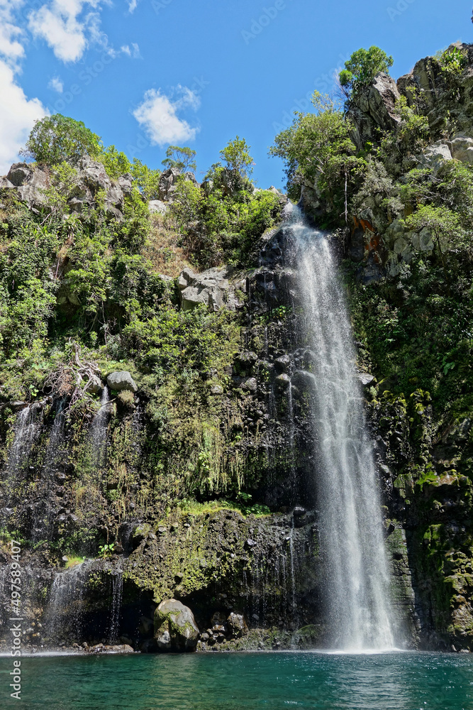 cascade paradisiaque à la Réunion