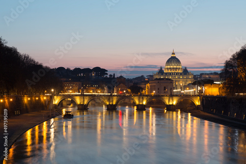 Night view of the Basilica St Peter in Rome, Italy © Sven Taubert