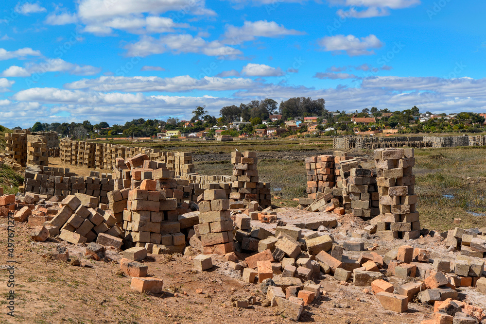 Briqueterie dans les environs d'Antananarivo à Madagascar
