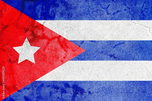 Cuadro en lienzo Rustic painted cuban flag on cracked old concrete wall
