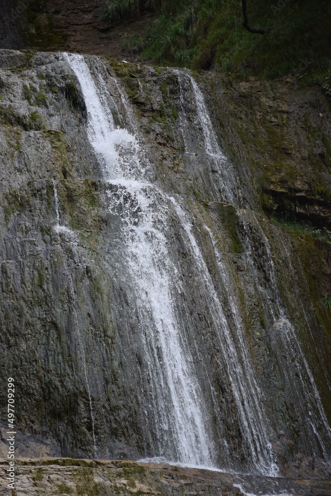Fototapeta premium Cascade d'eau dans le Jura