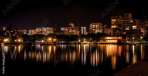 福岡県 大濠公園の池に反射する夜景 © satohara