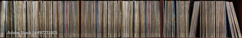 Foto shelf with a lot of old vinyl discs