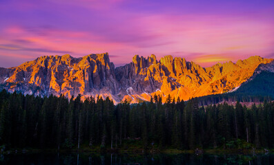 Keuken achterwand Purper Zomeravond aan Dolomietenmeer in Italië  © CK