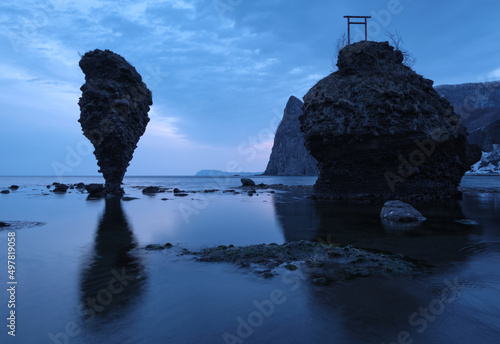 夜明け前のえびす岩・大黒岩（北海道余市町） / Ebisu Rock and Daikoku Rock before dawn (Yoichi, Hokkaido) photo