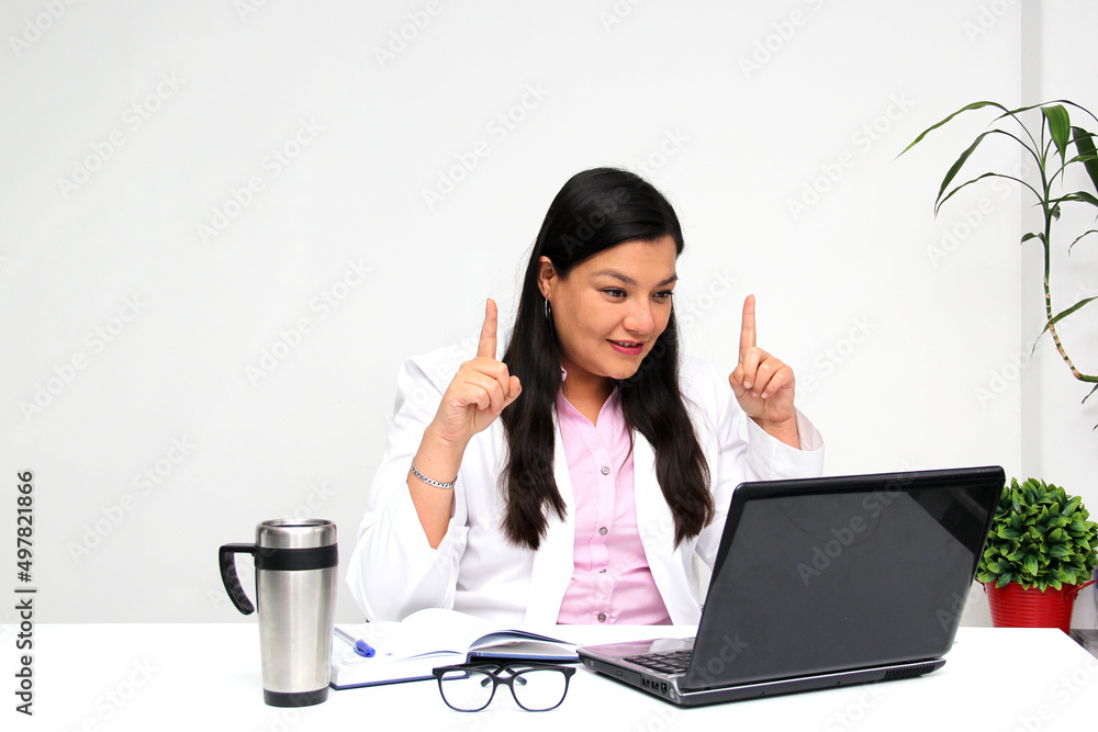 Latina medical doctor woman gives remote consultation by video call on the internet for the Covid-19 quarantine in the new normality due to the Coronavirus pandemic
Latina medical doctor woman gives remote consultation by video call on the internet for the Covid-19 quarantine in the new normality due to the Coronavirus pandemic