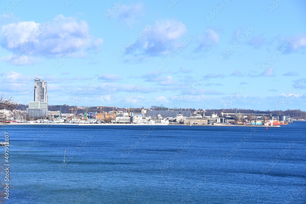 Gdynia, miasto portowe nad Bałtykiem, miejscowość wypoczynkowa, nad morzem,
