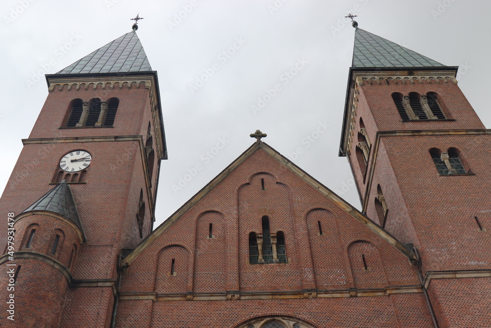 Fototapeta premium Blick auf die St Nikolauskirche in Rhede.