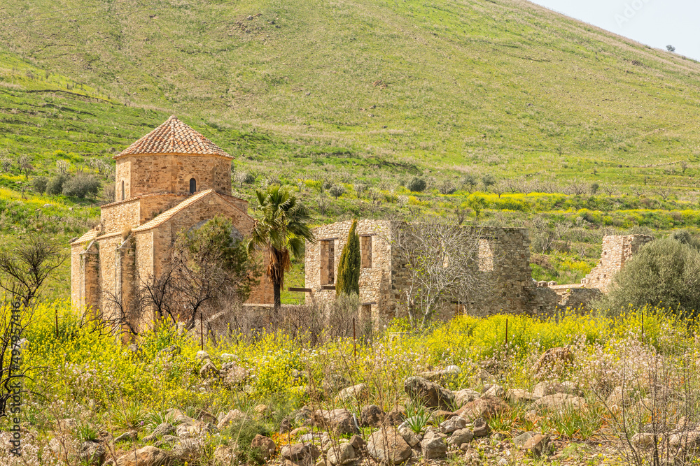 Obraz premium Ruins of Panagia tou Sinti ortodox Monastery with temple in the center, Cyprus