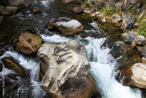 Φωτογραφία Rocks in mountain river, Republic of Altai, Siberia, Russia