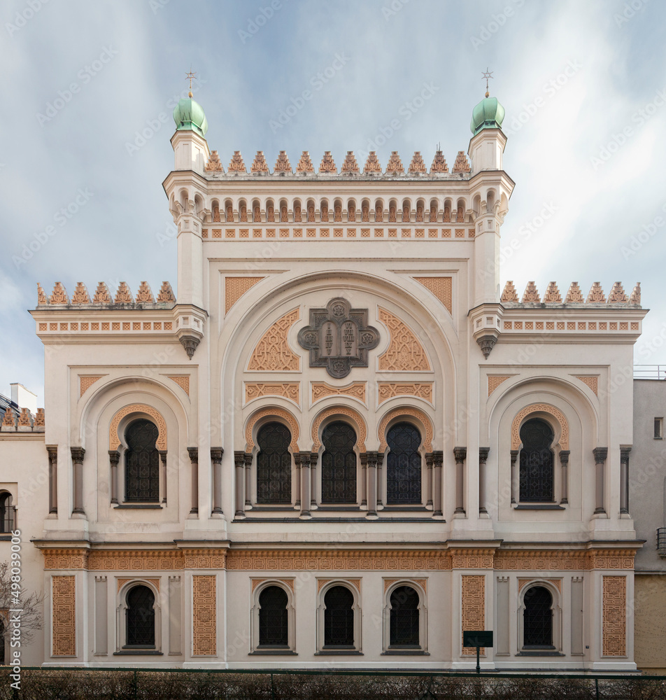 Exterior view of Spanish Synagogue, Prague