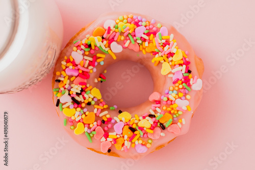 甘くて美味しくて可愛いピンクのドーナツ