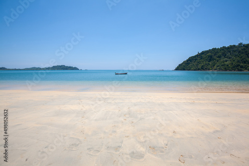 Fototapeta Naklejka Na Ścianę i Meble -  Koh Phayam Island in Ranong Province, Thailand, is famous for both its long fine white sandy beaches and for the cashew nuts which are grown on the Island