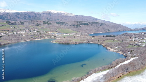 Fototapeta Naklejka Na Ścianę i Meble -  Lac  de Laffrey - Lac de Pétichet - Isère - Drone