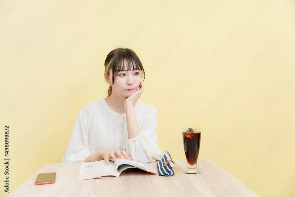 本と女性 本と女性