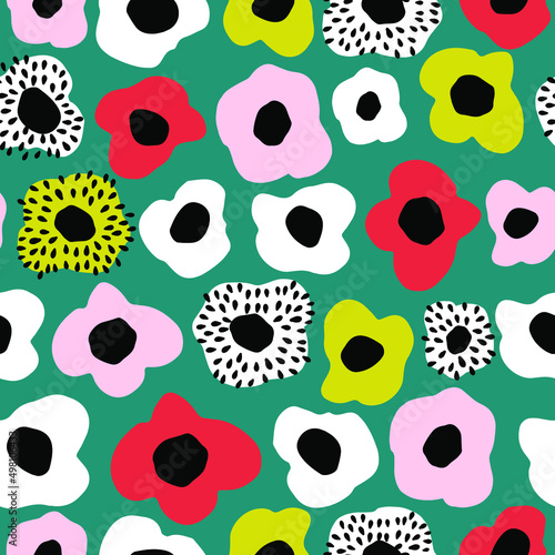 Seamless pattern with retro style bold flowers. Trendy  floral  texture. Vector illustration