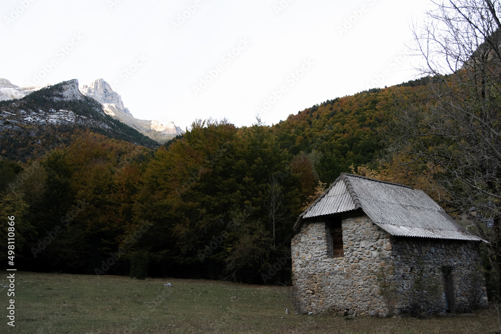 Obraz premium Paisajes otoñales del Pirineo