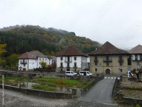 Wallpaper Mural Ochagavia, pueblo ubicado en el pirineo navarro. España. Torontodigital.ca