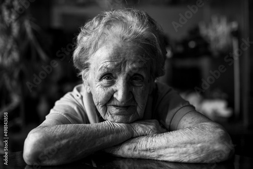 Konstfotografi Portrait of an old woman. Black and white photo.