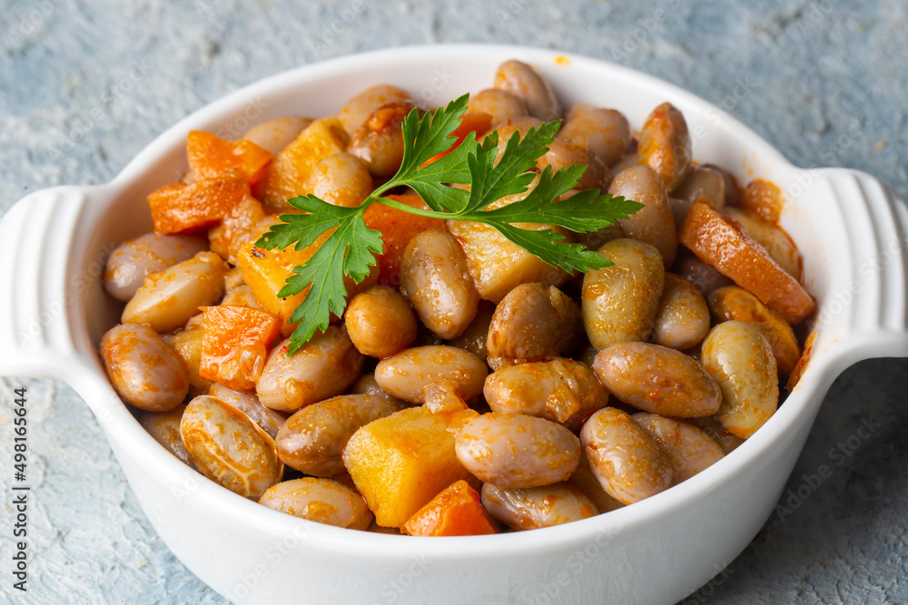 Cranberry Bean Stew Turkish Barbunya Pilaki, Potato and carrot pinto beans (Turkish name; patatesli ve havuclu barbunya) Cranberry Bean Stew Turkish Barbunya Pilaki, Potato and carrot pinto beans (Turkish name; patatesli ve havuclu barbunya)