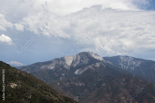 Fototapeta Naklejka Na Ścianę i Meble -  Sierra Nevada Views in Sequoia