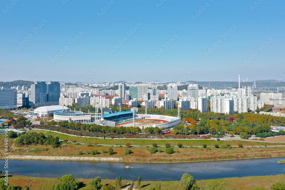 Fototapeta premium Gangnam, Korea where you can enjoy cultural life with the Han River and the sports field