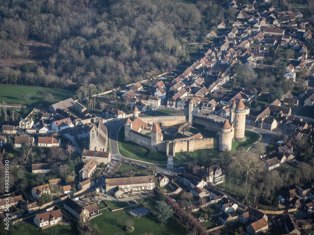 vue aérienne du château de Blane-les-Tours en Seine et Marne en France