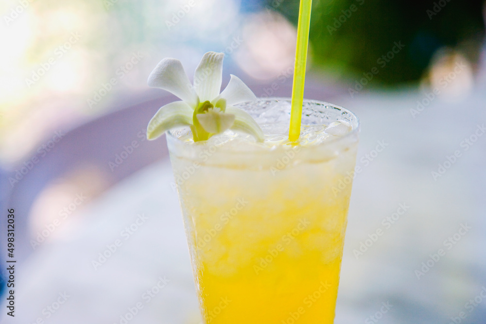 沖縄のトロピカルフルーツジュース パッションフルーツジュース Stock 사진 Adobe Stock