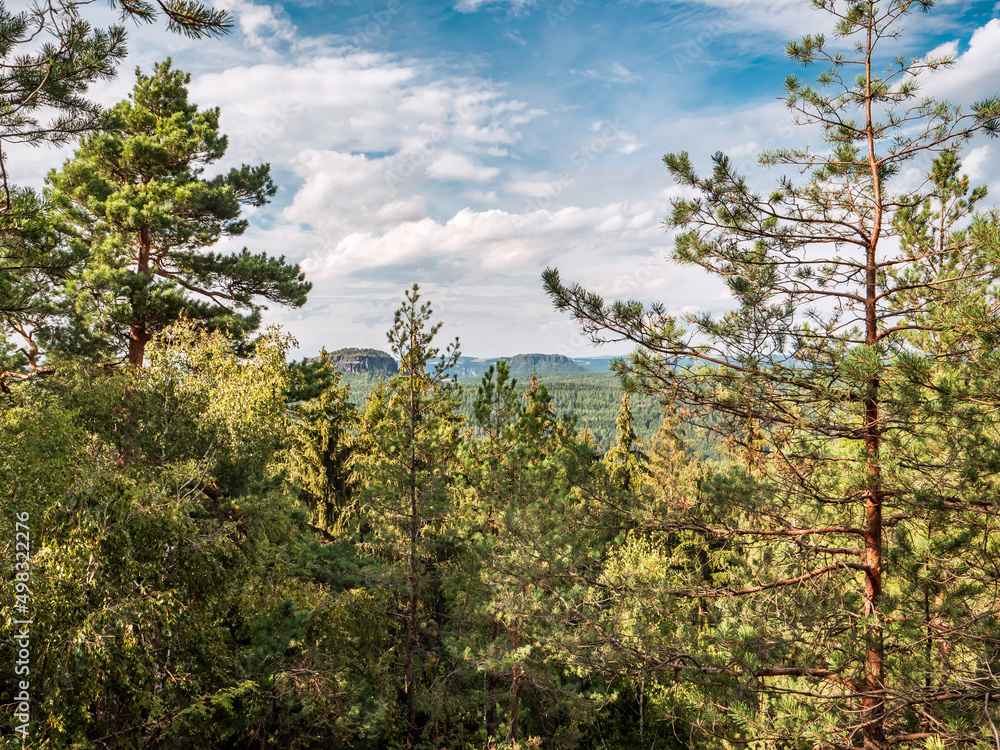 Müllerstein in der Sächsischen Schweiz nahe Cunnersdorfer Nadel - Aussicht Richtung Pfaffenstein und Lilienstein Müllerstein in der Sächsischen Schweiz nahe Cunnersdorfer Nadel - Aussicht Richtung Pfaffenstein und Lilienstein