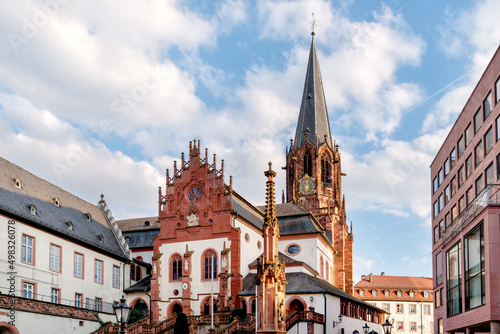 Aschaffenburg, the Collegiate Monastery of St. Peter and Alexander on a sunny day in Spring. - Stiftskirche Aschaffenburg © EKH-Pictures