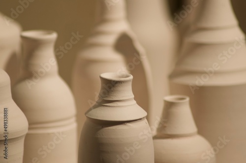 Φωτογραφία pots on a table