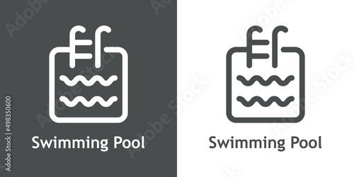 Logo con texto Swimming Pool. Icono plano con silueta de piscina de forma de cuadrado con olas con líneas en fondo gris y fondo blanco