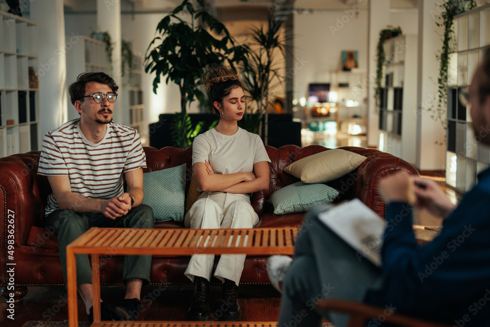 Therapist meeting with young couple Therapist meeting with young couple