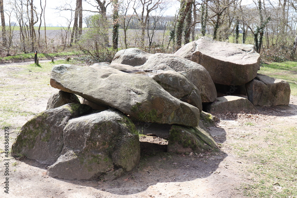 Megalithgrab. Hünengrab Drenthe. Großsteingrab. Megalithgrab. Hünengrab Drenthe. Großsteingrab.