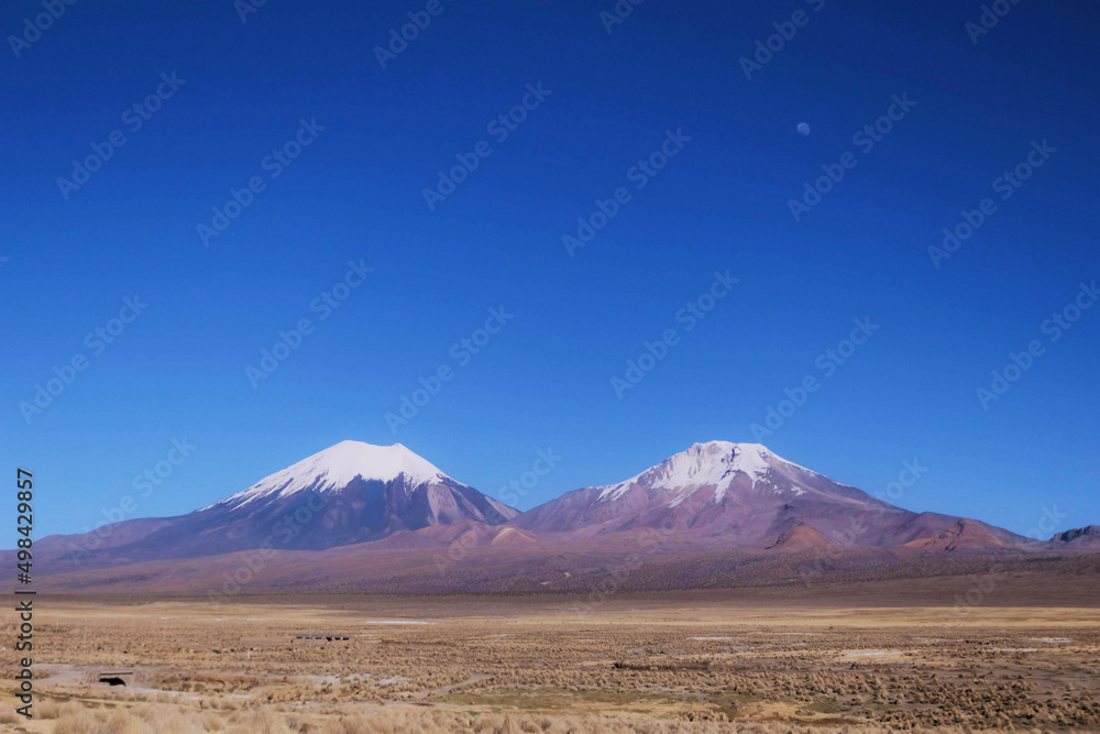 mount parinacota and pomerape um Sajama bolivia