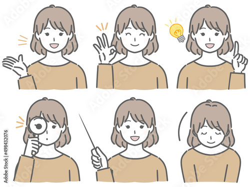 解説する私服の若い女性