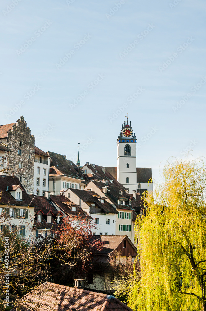Aarau, Altstadt, Stadtkirche, Turm Rore, Altstadthäuser, Aare, Fluss, Frühling, Frühlingssonne, Aargau, Schweiz Aarau, Altstadt, Stadtkirche, Turm Rore, Altstadthäuser, Aare, Fluss, Frühling, Frühlingssonne, Aargau, Schweiz
