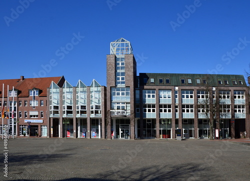 Modernes Rathaus in der Stadt Rotenburg am Fluss Wümme, Niedersachsen photo