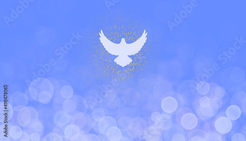 Banner azzurro con colomba bianca pasquale che vola. Libertà. Pace. Pasqua 