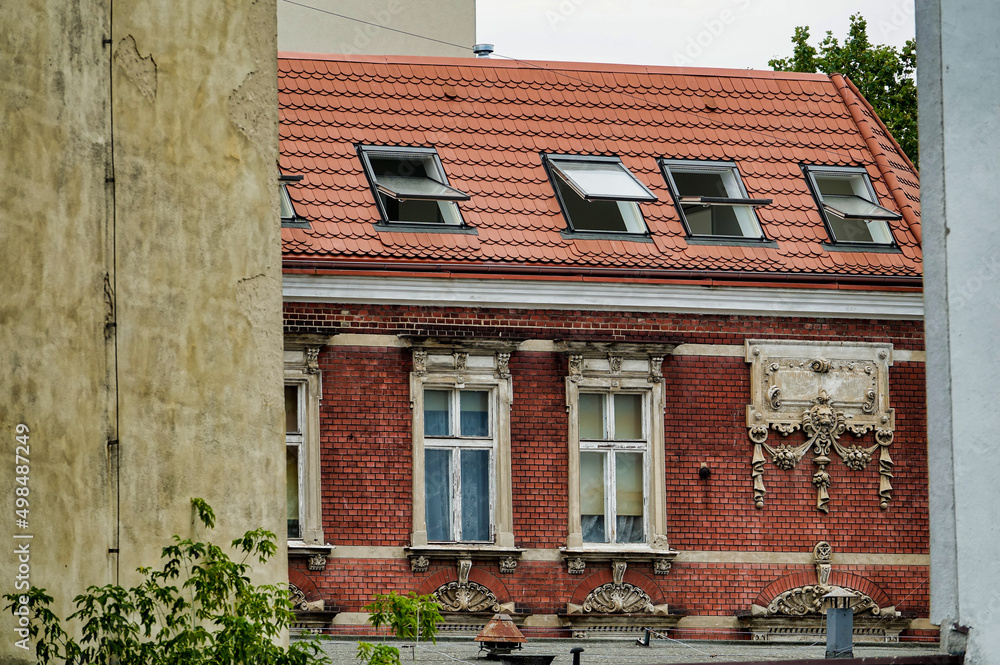 Obraz na płótnie old house with windows , image taken in stettin szczecin west poland, europe w salonie