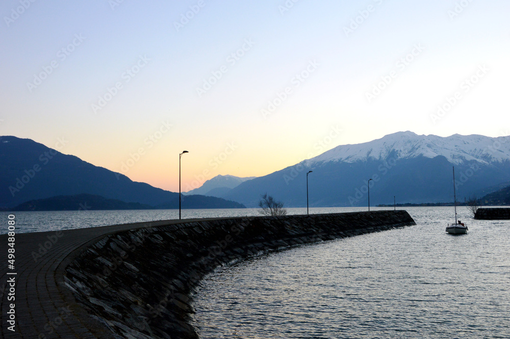 Molo al tramonto sul Lago di Como