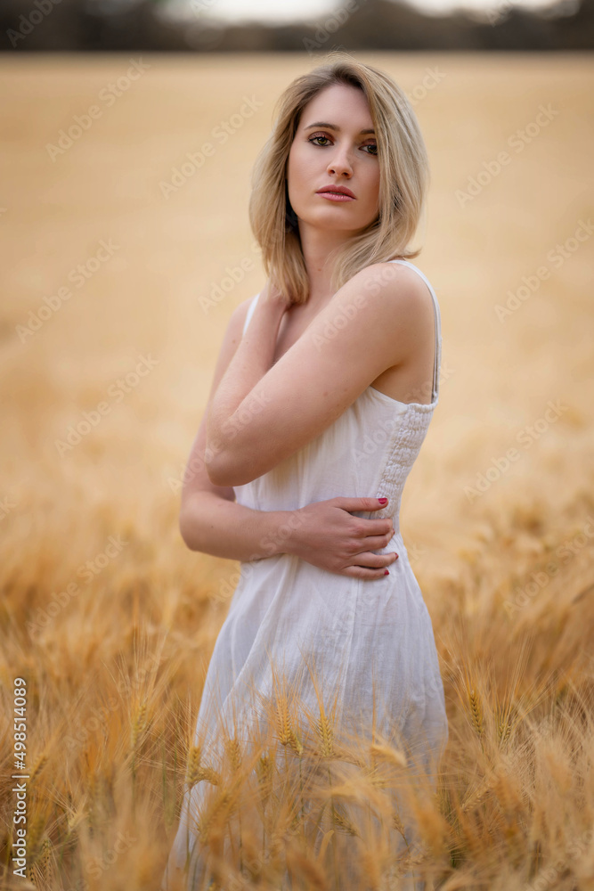 Portrait Femme Champ de Blé Glamour Portrait Femme Champ de Blé Glamour