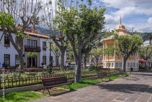 Parque de la Constitución en la Villa de La Orotava en el norte de la isla de Tenerife, Canarias photo